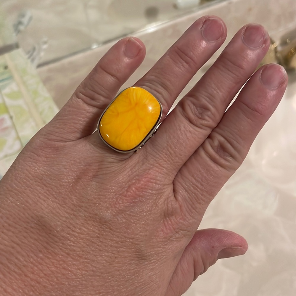 Beautiful yellow stone vintage ring with adjustable band